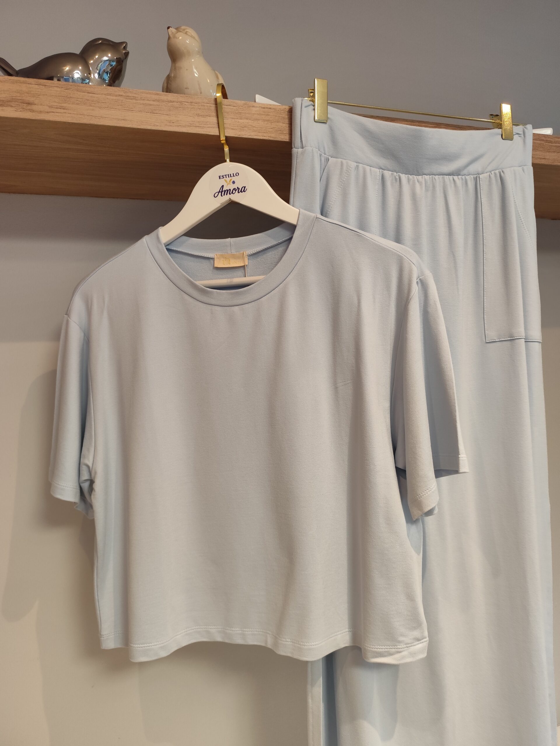 Conjunto Celeste blusa e saia - Imagem 2