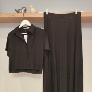 Conjunto Mary saia e blusa preto