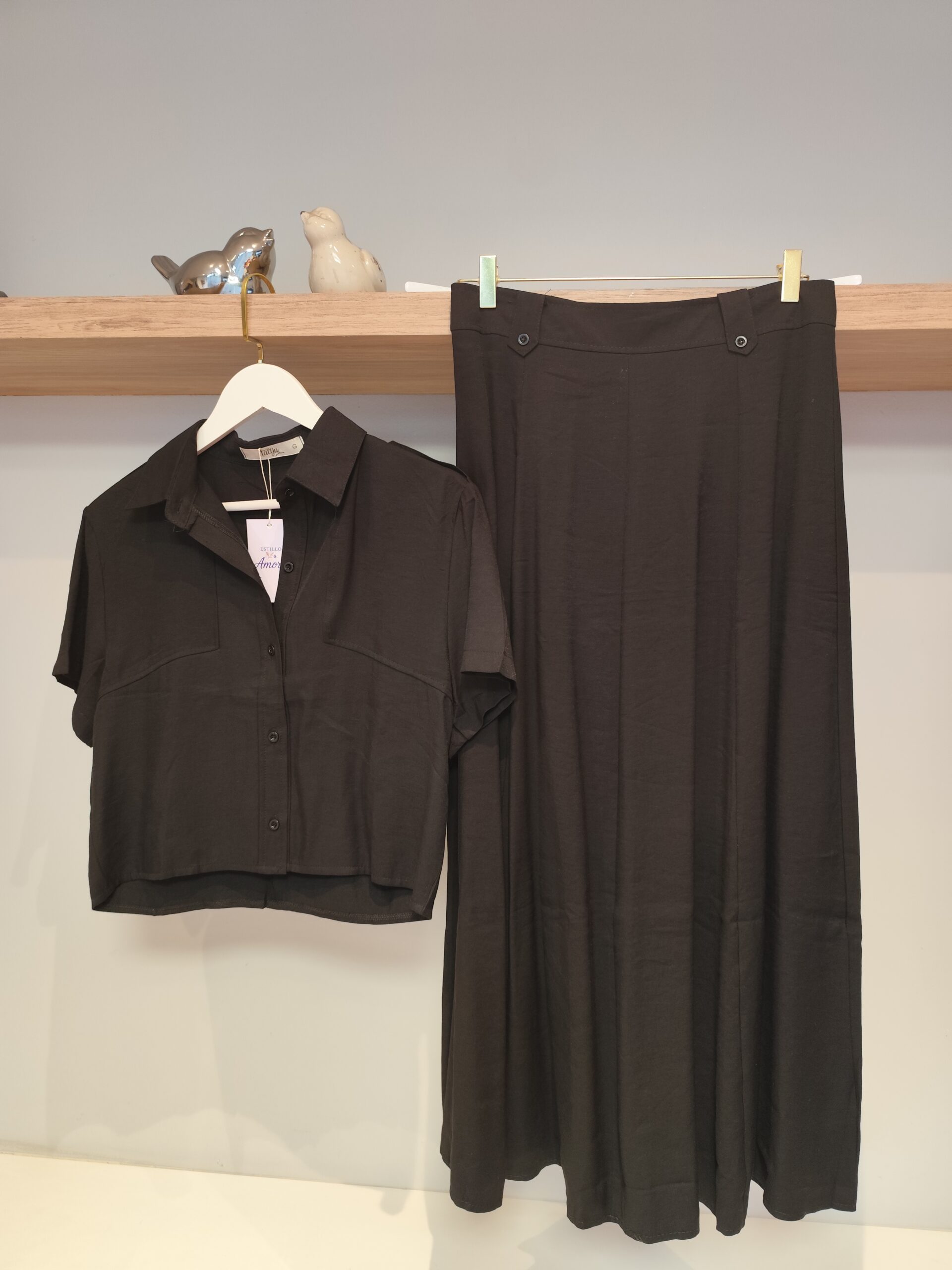 Conjunto Mary saia e blusa preto