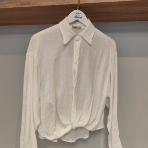 Camisa Branca com nó na cintura
